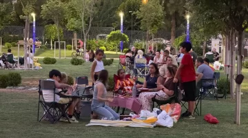Mimar Sinan Parkı, Aydınlıların buluşma noktası oldu