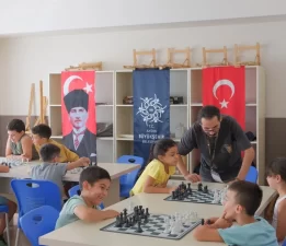 Aydın’da çocuklar satrançla düşünmeyi öğreniyor