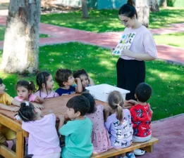 Güzelbahçe’den çocuklara yaz kampı hediyesi