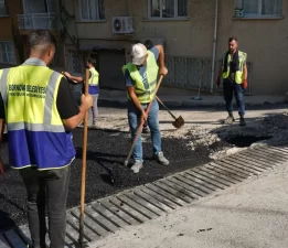 Bornova’da yol çalışmaları tam gaz!