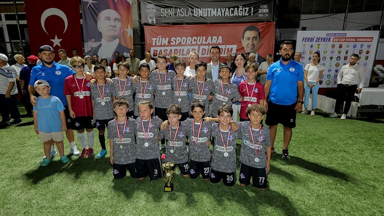 ‘Ferdi Zeyrek’ anısına düzenlendi… U-12 Cup’ta şampiyon çocuklar!