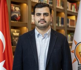 Hainlere Lanet, Demokrasiye Sonsuz Zafer!
