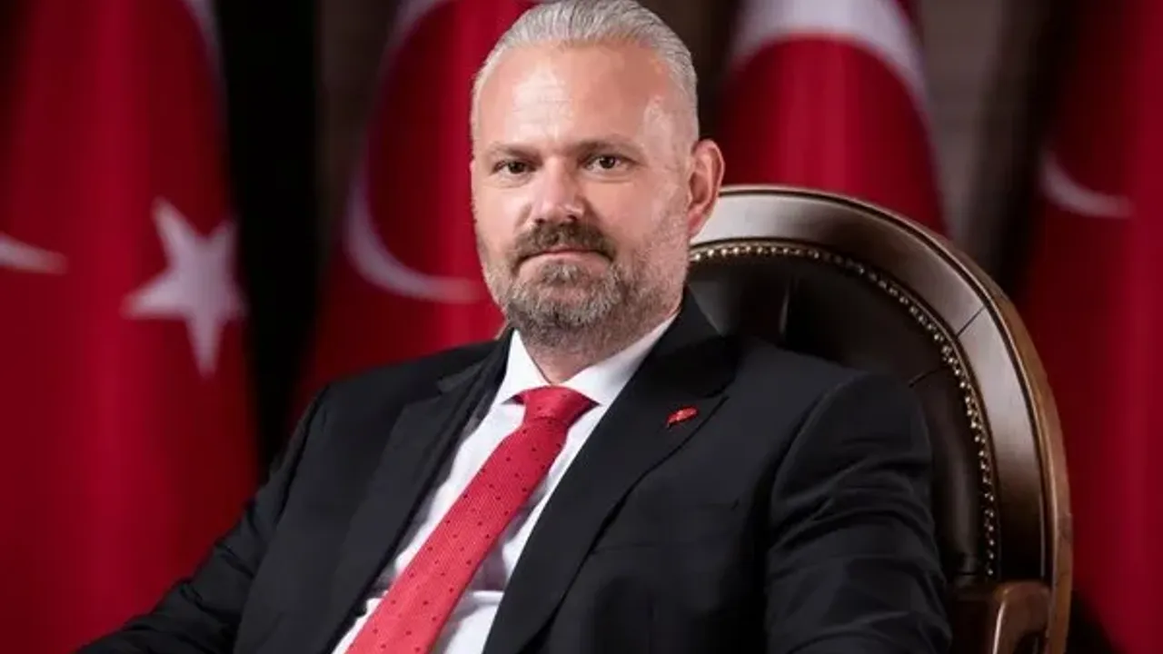 Pehlivan’dan Tugay’a ‘çöp’ çıkışı: Menemen’i cezalandırmaya çalışıyor
