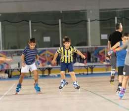 İzmir’de tekerlekli paten kursuna ilgi yoğun