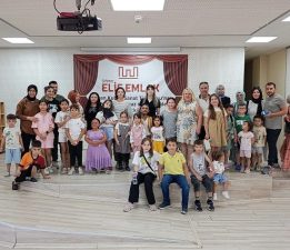 Yağmur Hanım’ın Konağı Dakikalarca Ayakta Alkışlandı