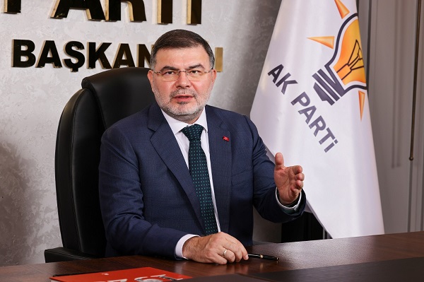 Başkan Saygılı, sokakta boşa akan sudan dolayı Büyükşehir’e yüklendi!