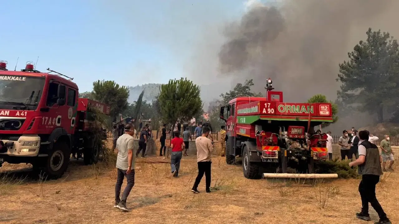 Orman yangını saatlerdir sürüyor… 5 köy boşaltıldı!
