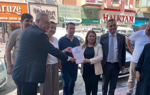 CHP SAHADA: KADINLAR ASKIDA EKMEK KUYRUĞUNDA, ESNAF EK İŞ ARIYOR