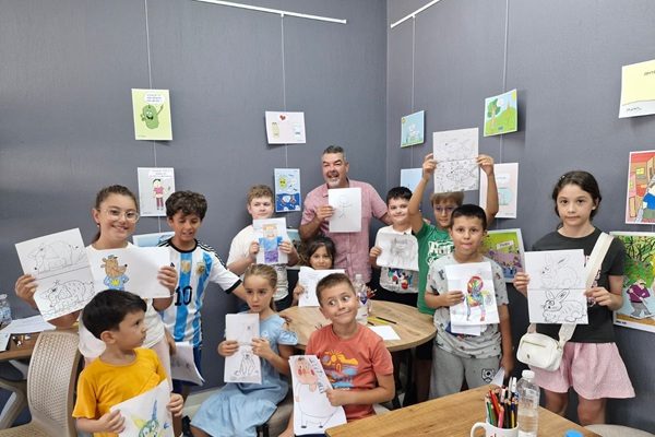 KARİKATÜR ATÖLYESİ ÇOCUKLARI BÜYÜLEDİ