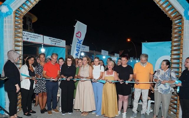 Kadın Emeği Çarşısı Kapılarını Açtı