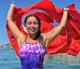 İzmirli yüzücü tarihe geçti!