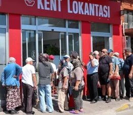 1 ekmek 15 lira, 4 çeşit yemek 50 lira!