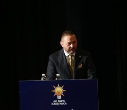 “Belediyeyi yönetemeyenler, Karşıyaka’yı da tüketiyor!
