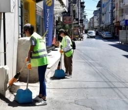 Bornova’da dip bucak temizlik!