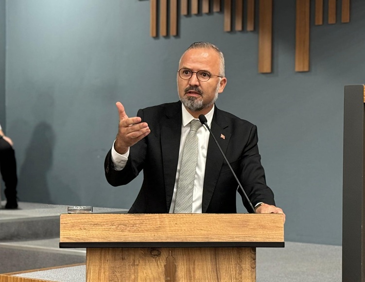 Yıldız’dan Çeşme çıkışı!  “Çeşme’nin suyu hazırdır, tesis hazırdır, kaynak hazırdır”