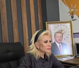 “CHP’Lİ YÖNETİM GÖREVİNİ YAPMIYOR, KÖRFEZ CAN ÇEKİŞİYOR”