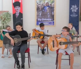 Aydınlı çocuklar yaz tatilini müzikle geçiriyor