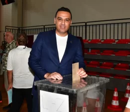 Mahalle seçimleri devam ediyor: Başkanın sandığından ne çıktı?