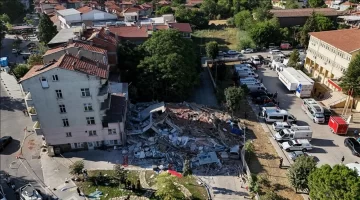 Kurum’dan deprem raporu: 1 yıkık, 13 ağır, 61 az hasarlı yapı!