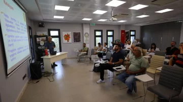 Nar üreticileri Selçuk’ta eğitimde