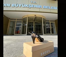 Çerçioğlu’na kırık topuklu protesto!