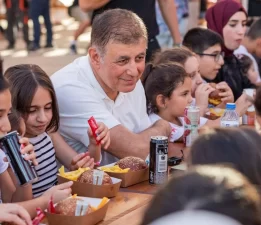Tugay, İEF’in minik misafirleriyle buluştu!