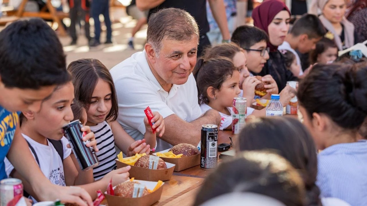 Tugay, İEF’in minik misafirleriyle buluştu!
