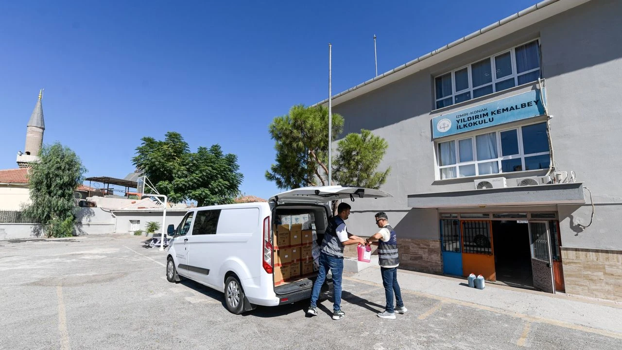 Büyükşehir’den okullara hijyen seti desteği