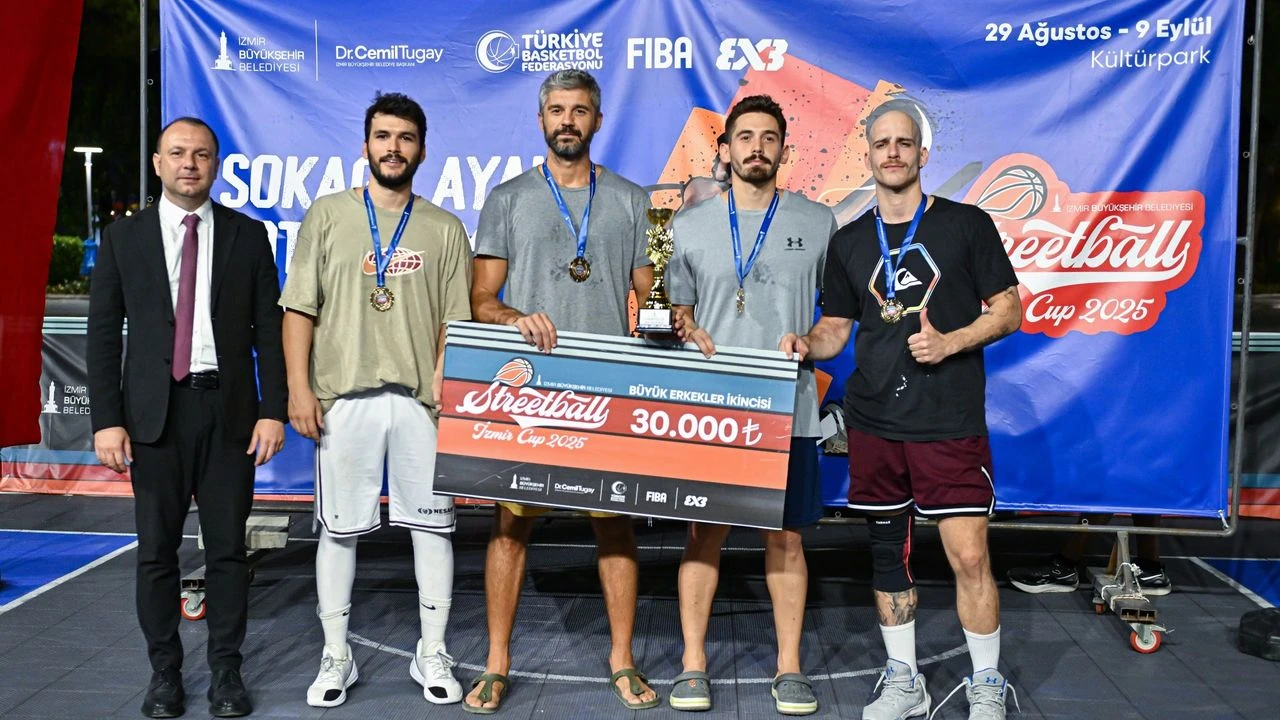 3×3 Streetball İzmir Cup 2025’te ödüller sahiplerini buldu