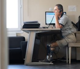 Bacaklarını kaybetse de umudu hayata bağladı