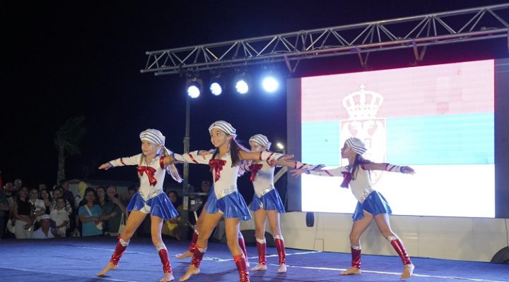 6 ülke, 17 halk dansları ekibi ve 700 dansçıyla festival bu yıl da görkemli geçti