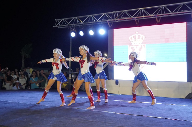 6 ülke, 17 halk dansları ekibi ve 700 dansçıyla festival bu yıl da görkemli geçti