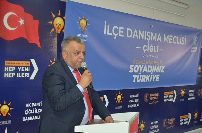 AK Parti Çiğli İlçe Başkanı Özdemir’den Çiğli Belediyesi’ne çöp tepkisi!
