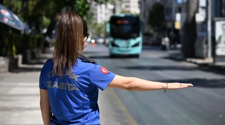 Manisa Büyükşehir’den ders zili öncesi ulaşım hamlesi