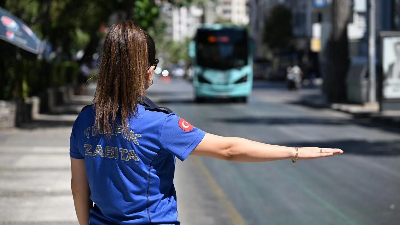 Manisa Büyükşehir’den ders zili öncesi ulaşım hamlesi