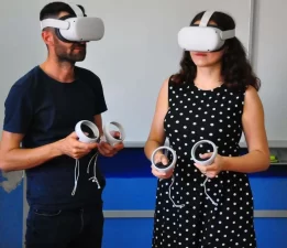 Öğretmen çiftten VR destekli eğitim modeli
