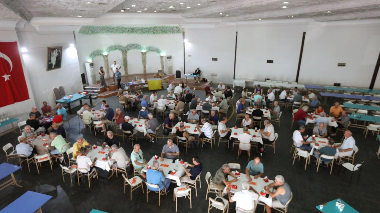 Briç tutkunları Selçuk’ta buluştu