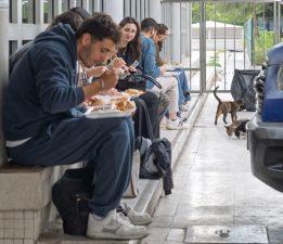 Büyükşehir üniversite öğrencilerini unutmuyor