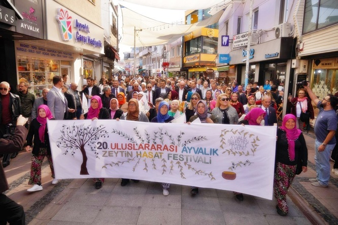 FESTİVAL GÖZ DOLDURDU