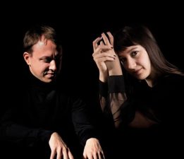 AŞKLA AKM’NİN YOLUNU TUTTULAR