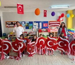 Dokuz Eylül Rotary ve Rotaract’tan renkli uçurtma şenliği