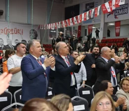 CHP İzmir Kongresinde Selçuk Balkan Rüzgarı! Zirvede