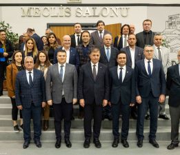 Büyükşehir’in Bütçesi İzmir’e Hayırlı Olsun