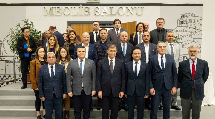 Büyükşehir’in Bütçesi İzmir’e Hayırlı Olsun