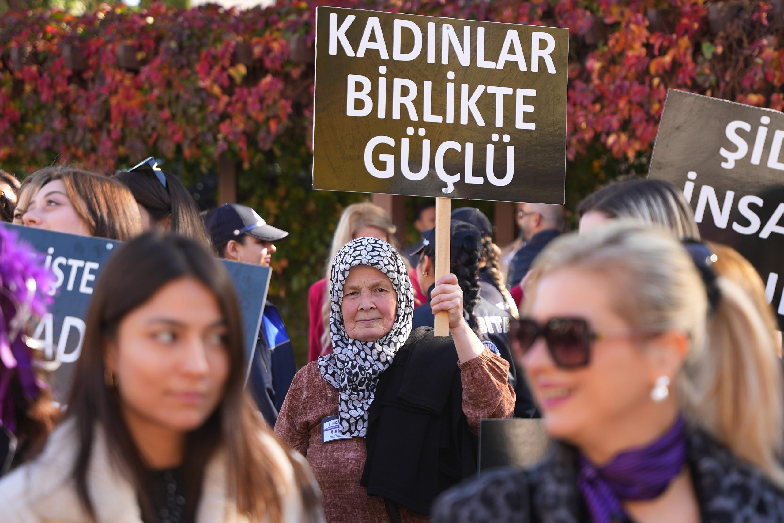 KEMALPAŞALI KADINLARDAN GÜÇLÜ MESAJ