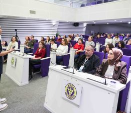 Buca Belediyesi’nden anlamlı adım: Çalışanlarına otizm farkındalık eğitimi verdi