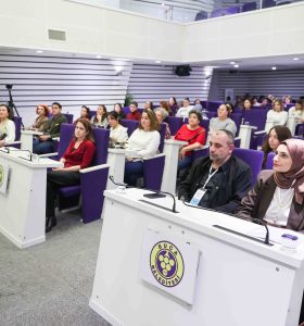 Buca Belediyesi’nden anlamlı adım: Çalışanlarına otizm farkındalık eğitimi verdi