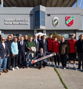 Başkan Tugay’dan iki efsaneye ziyaret