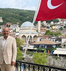 AK Parti Gaziemir Belediye Meclis Üyesi Dr. Davut Dinçel, yeni yıl dolayısıyla bir mesaj yayınladı.