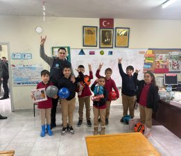 İzmir Ülkü Ocakları’ndan Köy Okullarına Eğitim Seferberliği: Üçüncü Durak Hacıömerli Ömer Lütfi Tunca İlkokulu